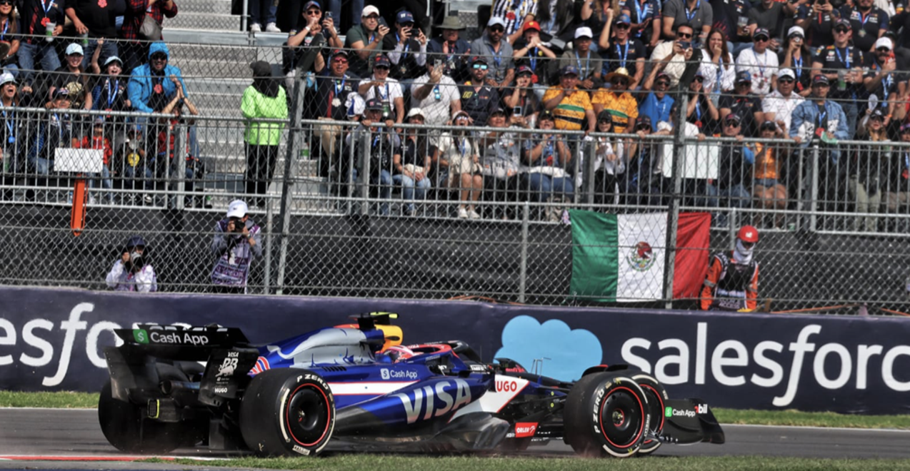 红牛车队鏖战阿斯顿马丁,佩雷兹刷新纪录 红牛车队鏖战阿斯顿马丁,佩雷兹刷新纪录