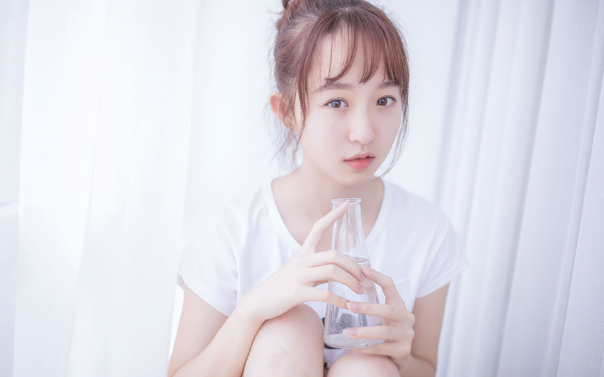 非常有想象力和颠覆性。它打破了常规的体育报道逻辑,将NBA、CBA以及动物意象糅合在一起,充满了超现实的张力